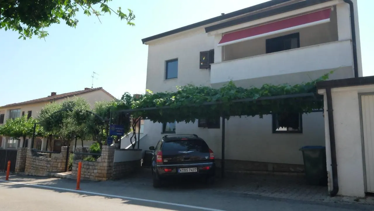 Apartmani Anita Porec 0*,  Croatia