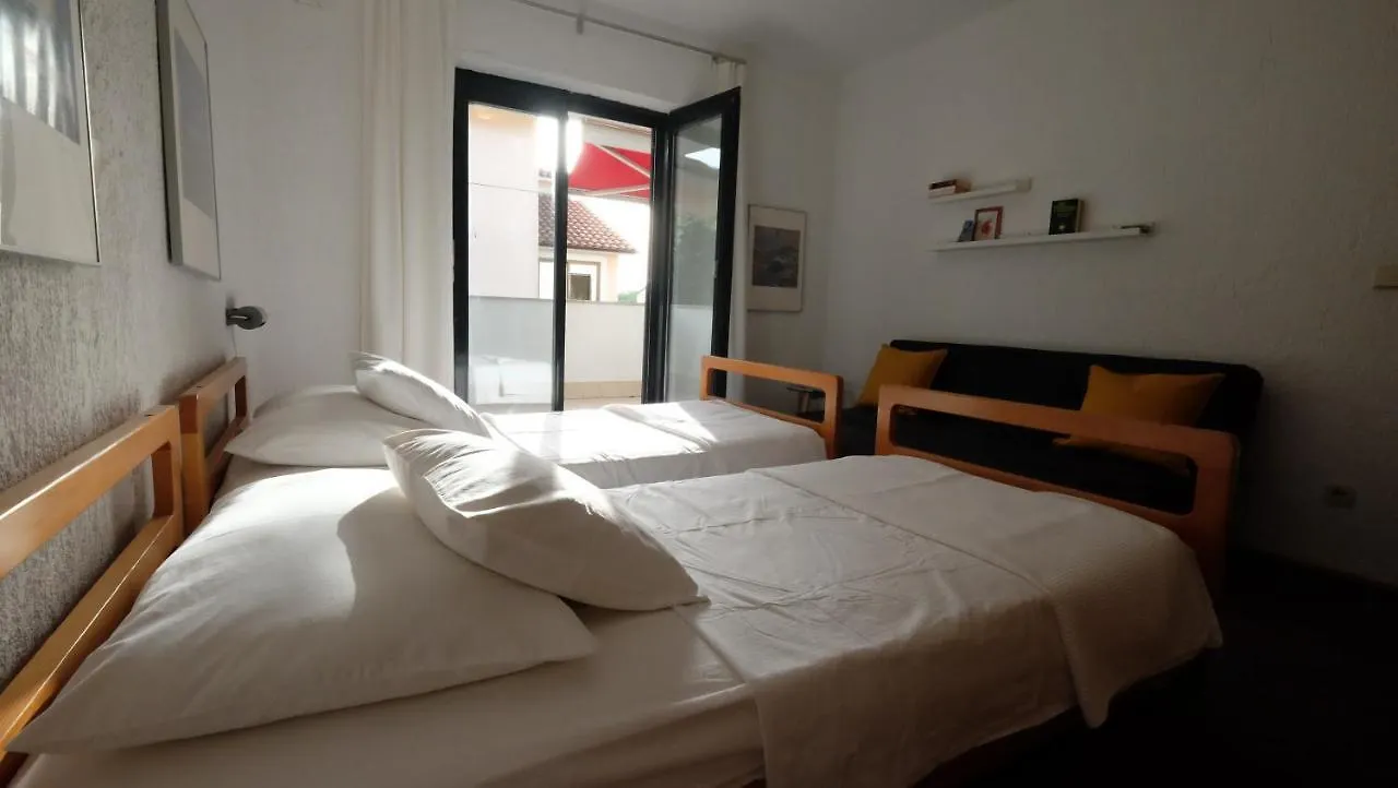 Apartmani Anita Porec 0*,